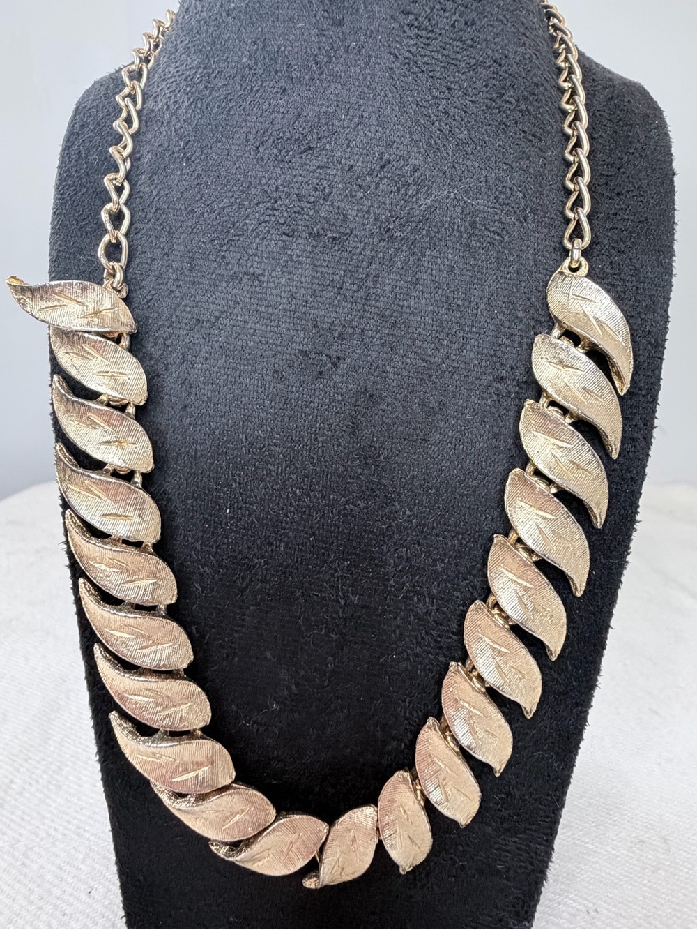 Gold Leaf-Link Statement Necklace - 16"